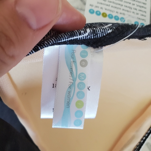 FREE ADD ON lle Moorea Printed Bathing Suit Top Size Medium - Picture 4 of 8